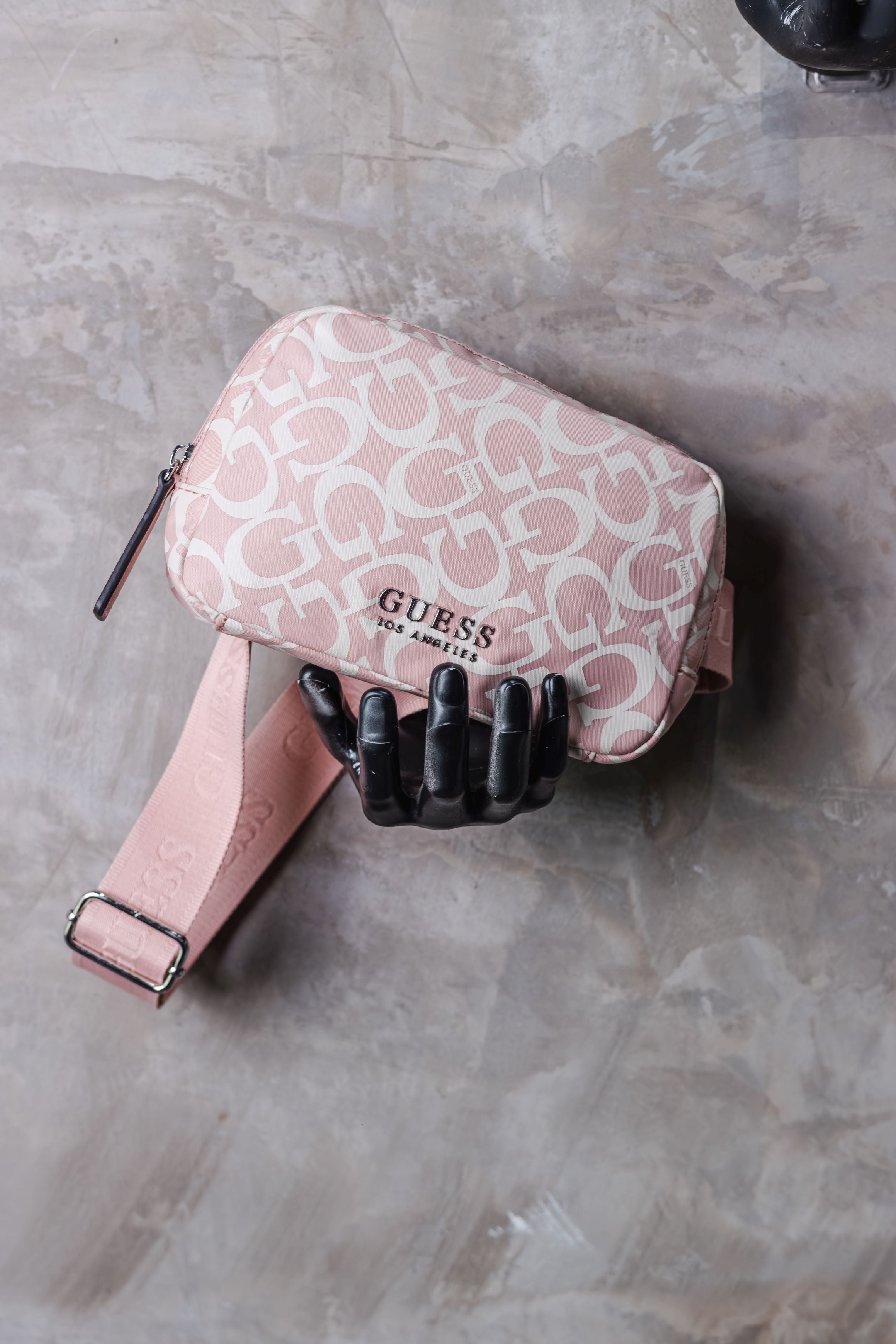 CANGURERA ROSA DE MUJER  GUESS