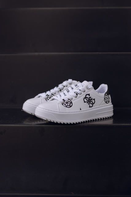 TENIS GUESS BLANCOS #3