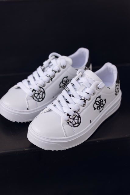 TENIS GUESS BLANCOS #3