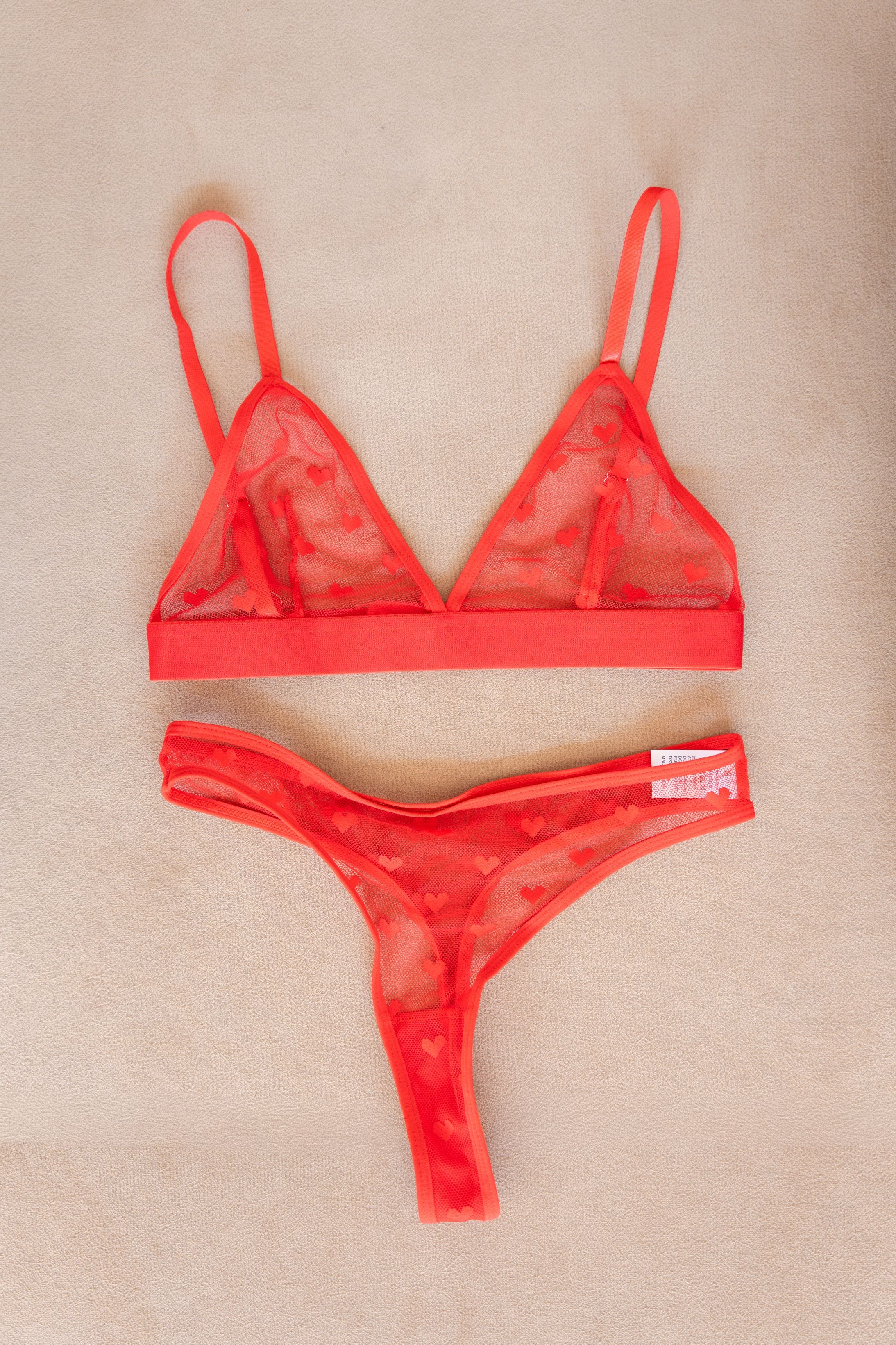 SET BRA Y PANTY "RED HEARTS"