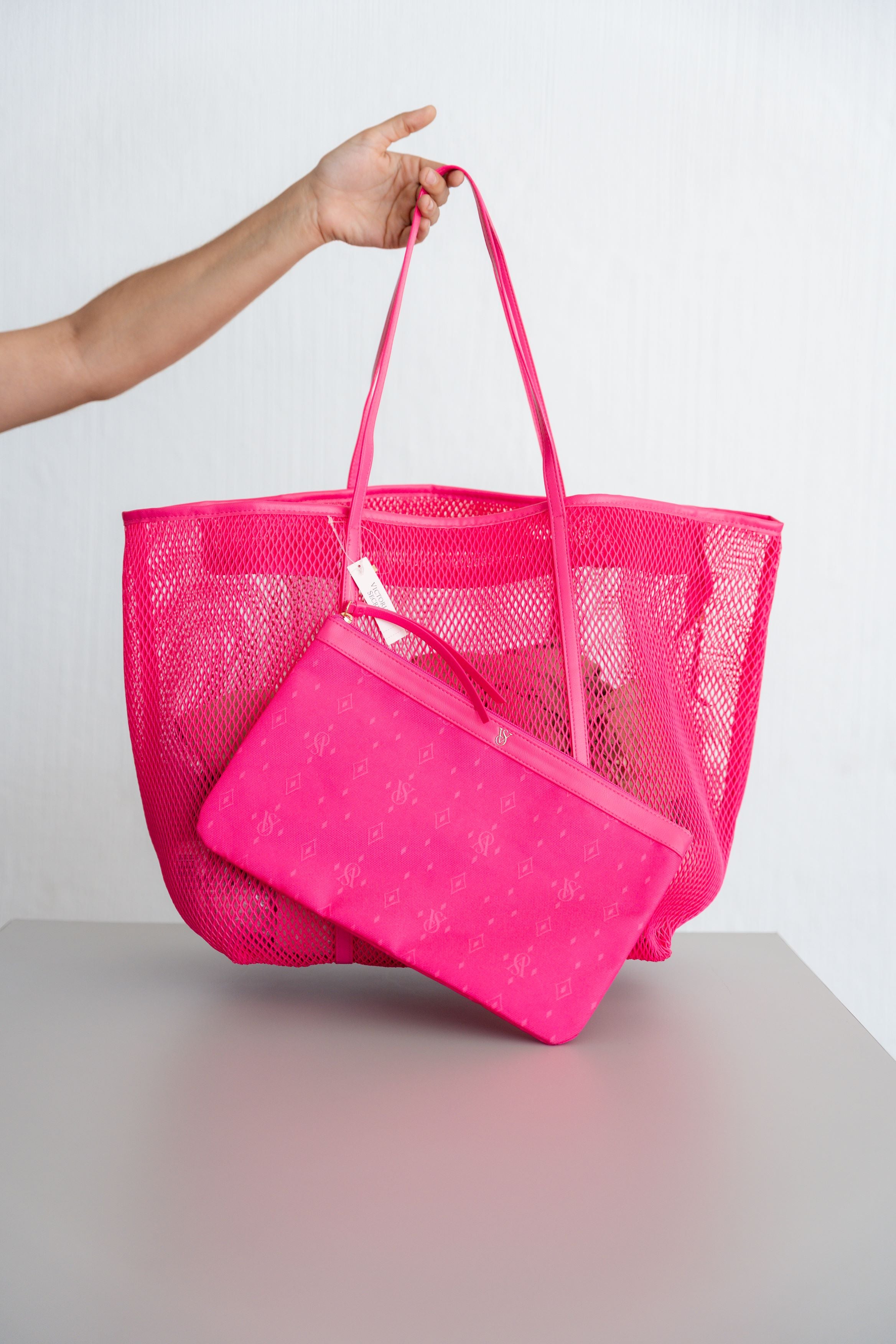 TOTE DE MALLA Y NECESER PINK-VICTORIA'S SECRET