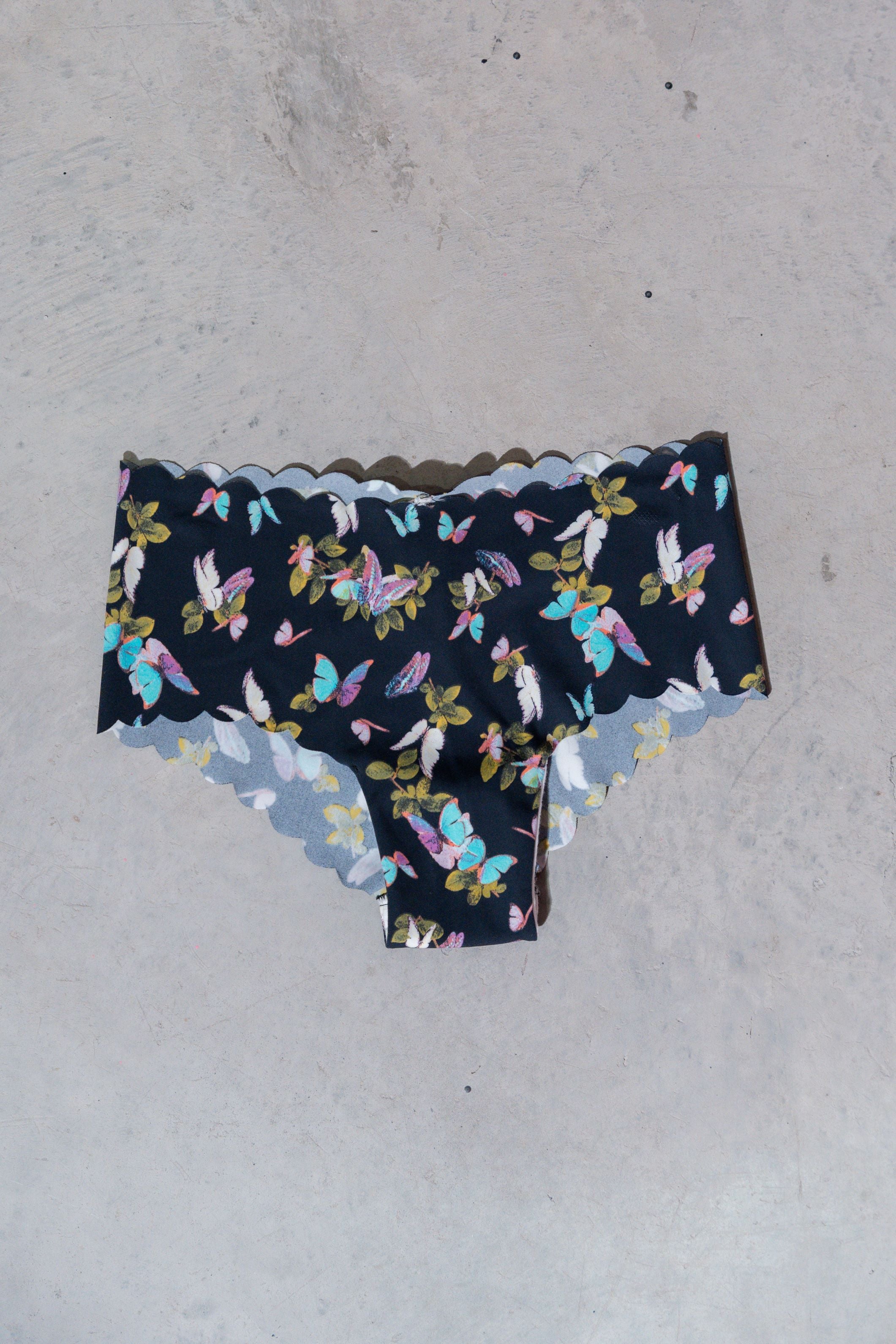 PANTY SEAMLESS CON CORTE ONDULADO