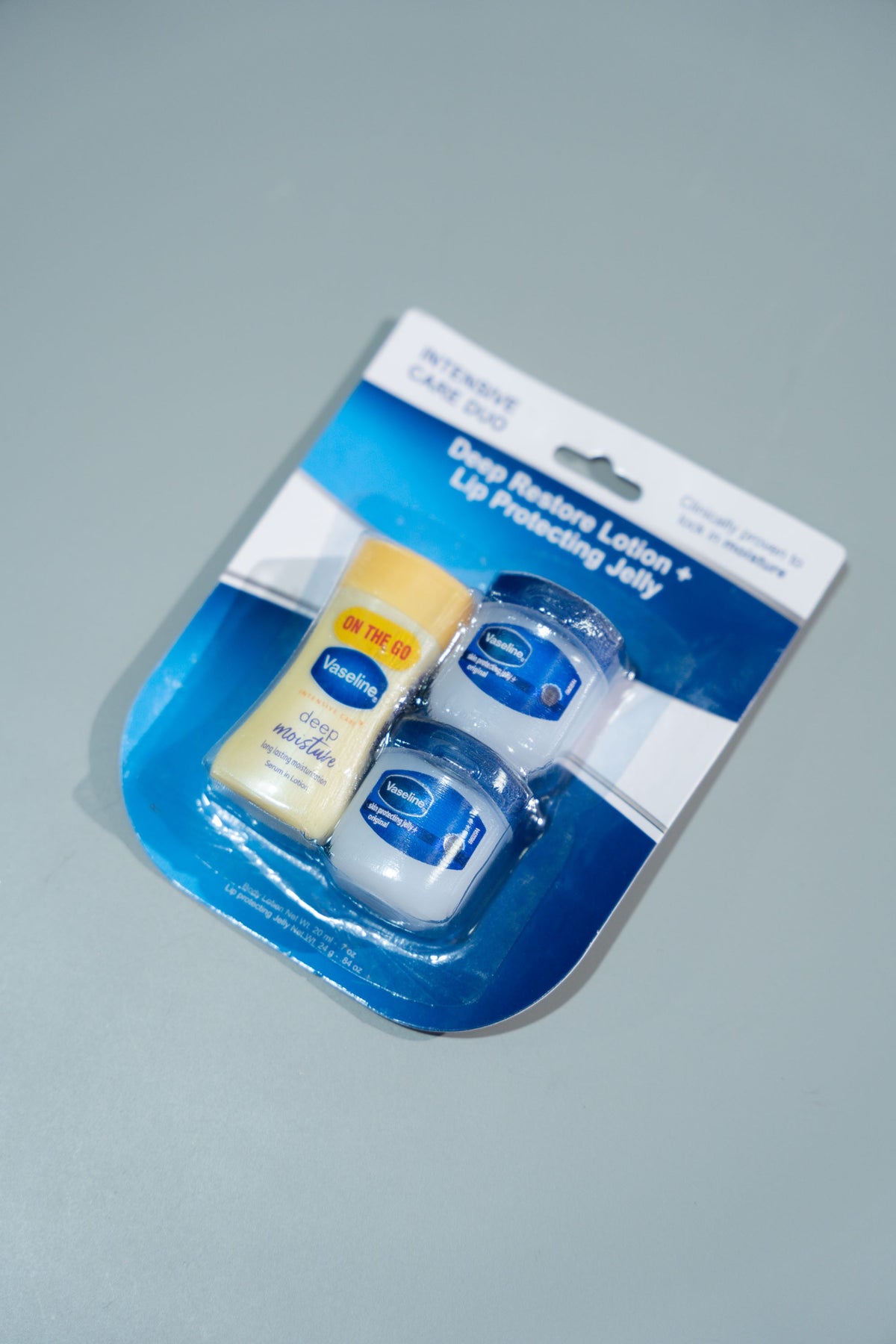 VASELINE INTENSIVE CARE DUO (LOCIÓN Y BÁLSAMO LABIAL)