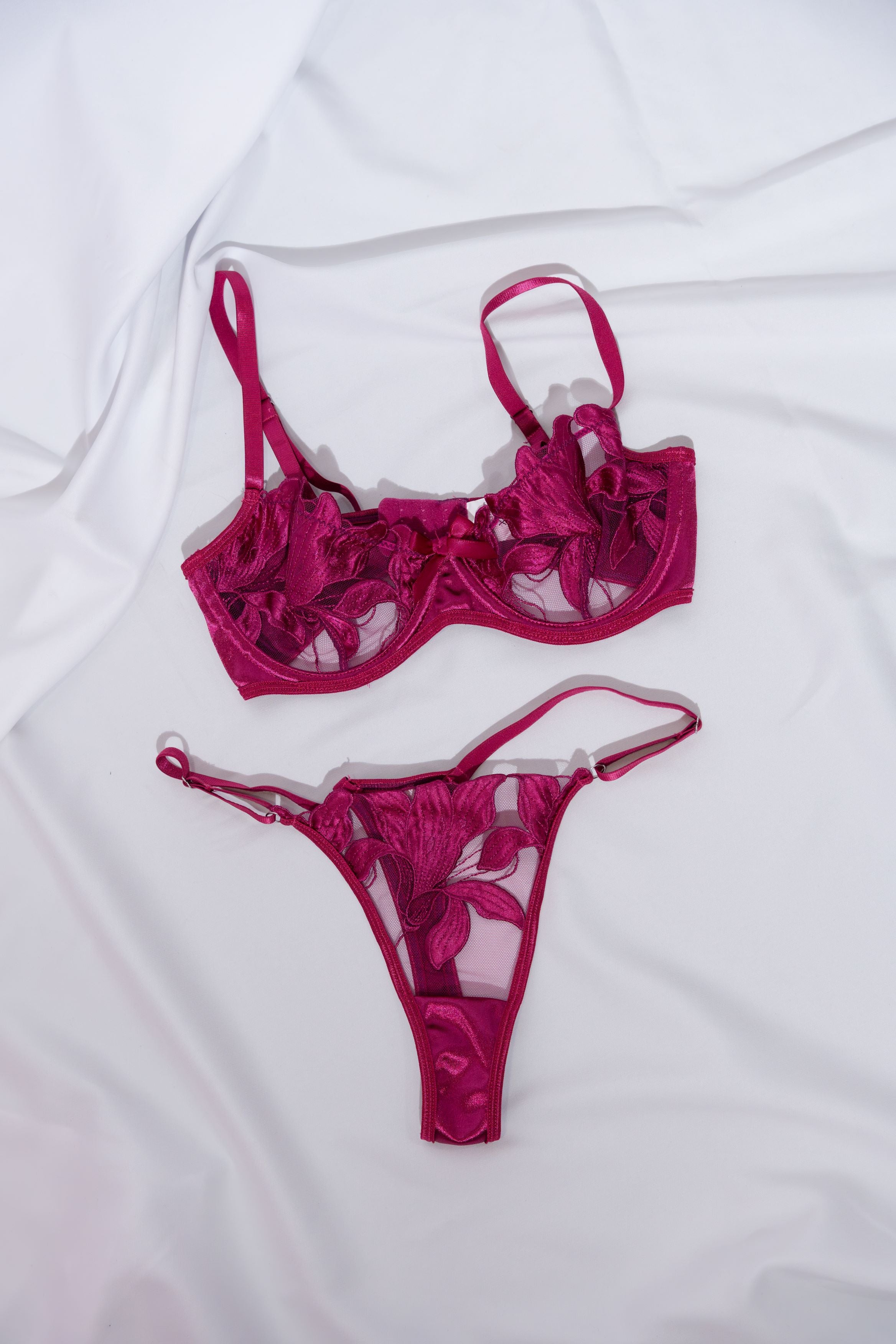 SET DE LENCERÍA DE ENCAJE FLORAL - COLOR VINO