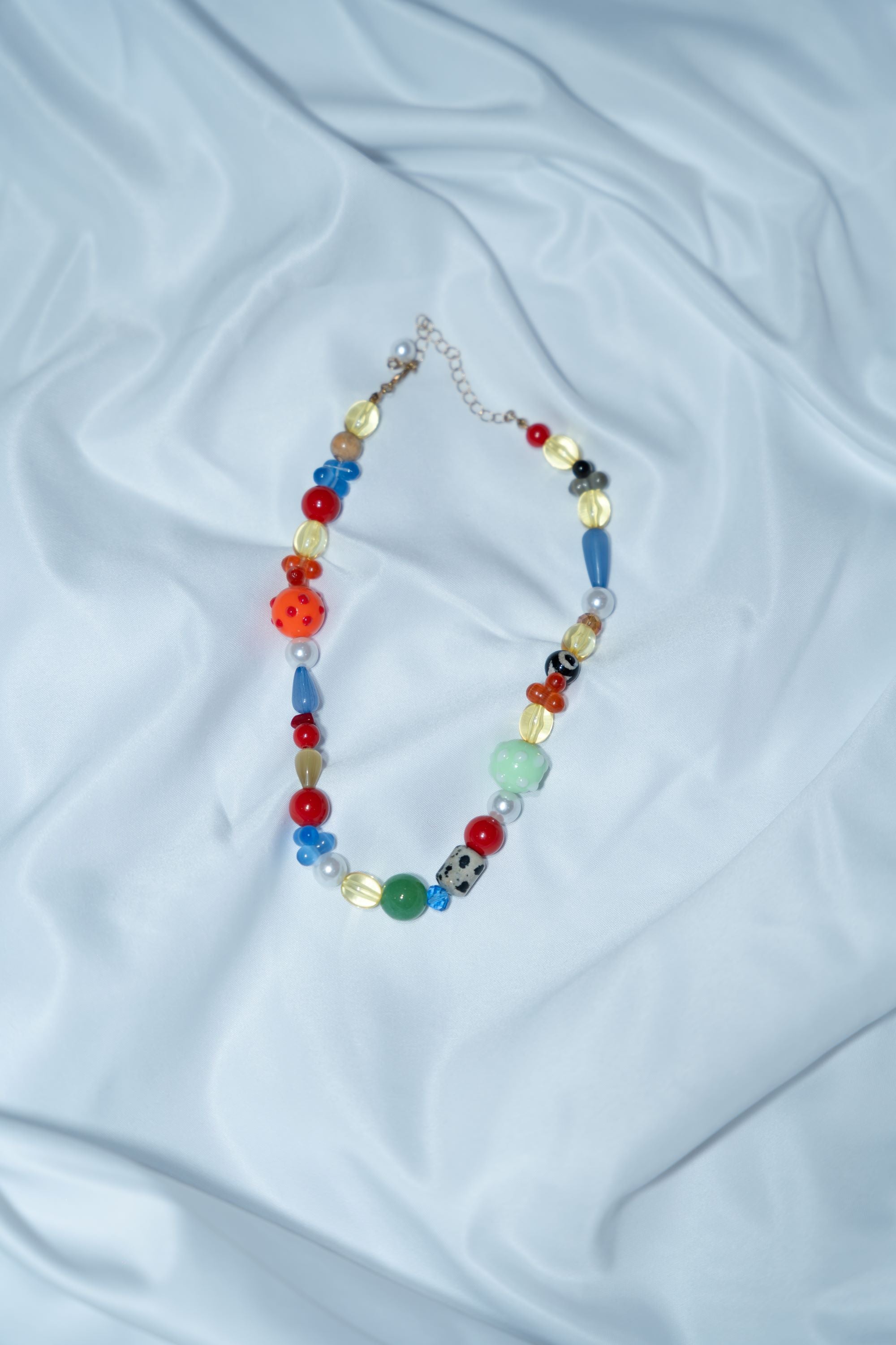 COLLAR DE CUENTAS MULTICOLOR ARTESANAL