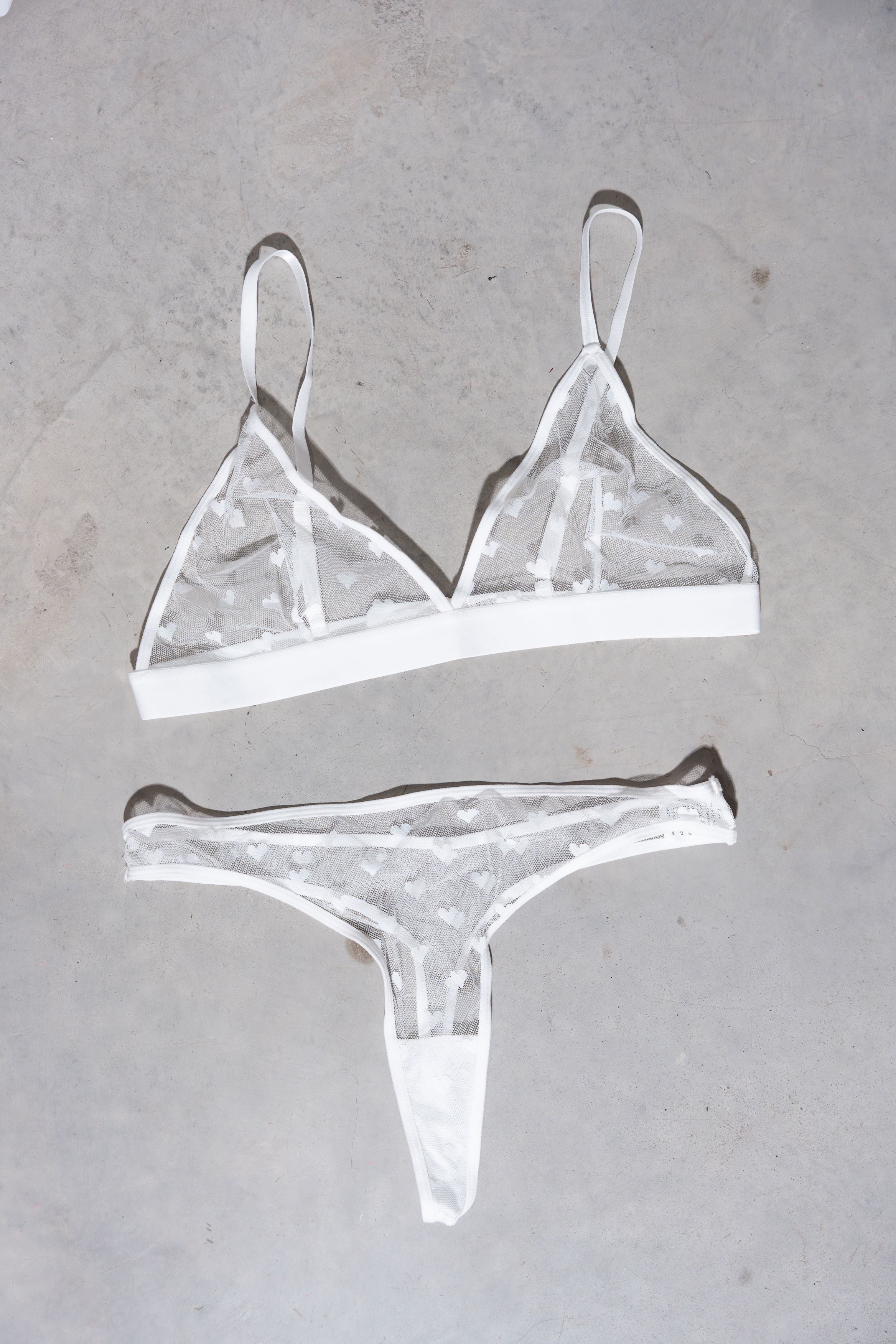 SET DE LENCERÍA MESH CON CORAZONES  BLANCO