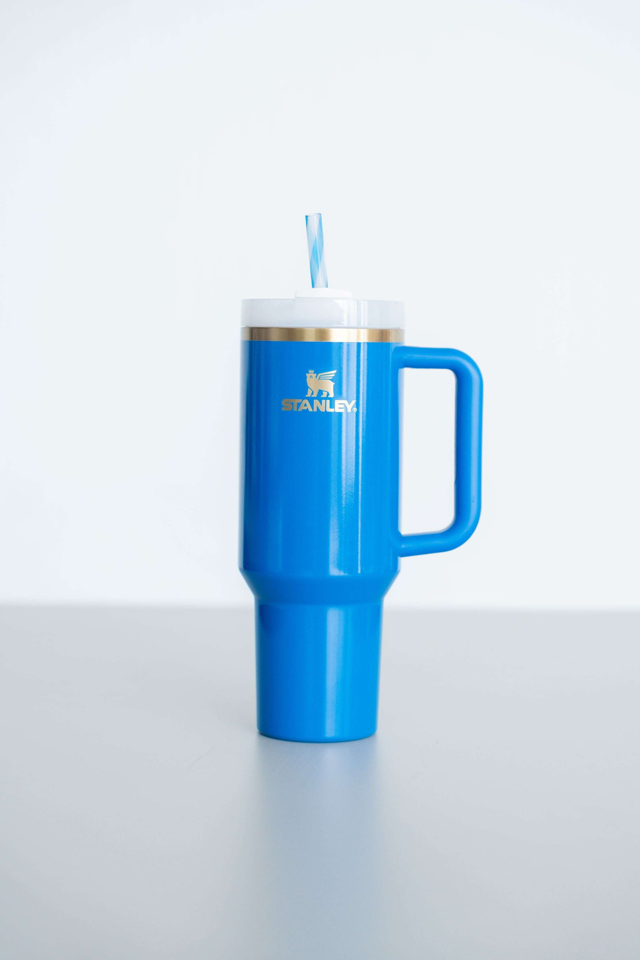 TERMO AZUL ELÉCTRICO 40 OZ STANLEY QUENCHER
