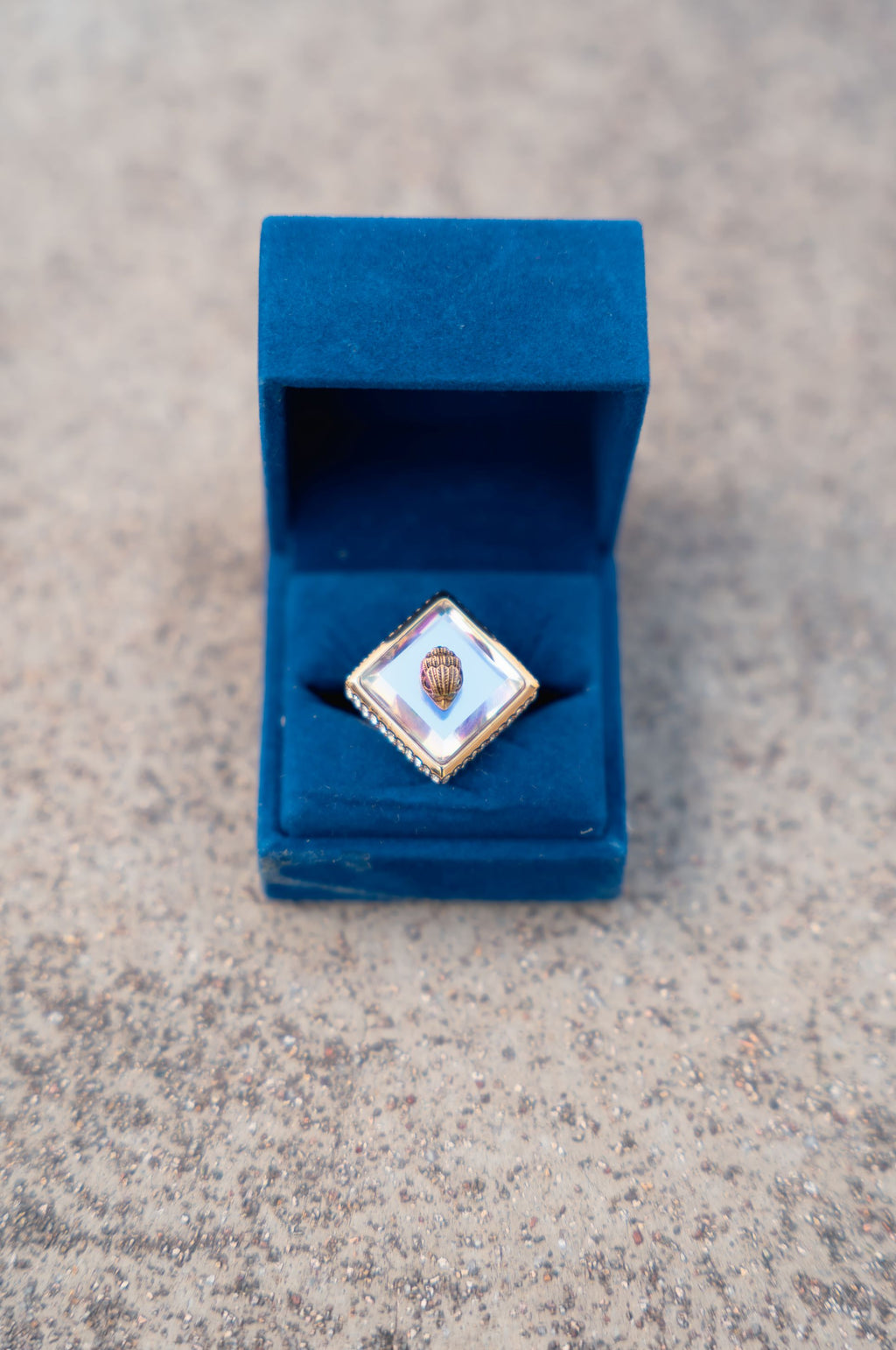 Anillo Kurt Geiger London - Crystal Cocktail Ring con Emblema de Águila