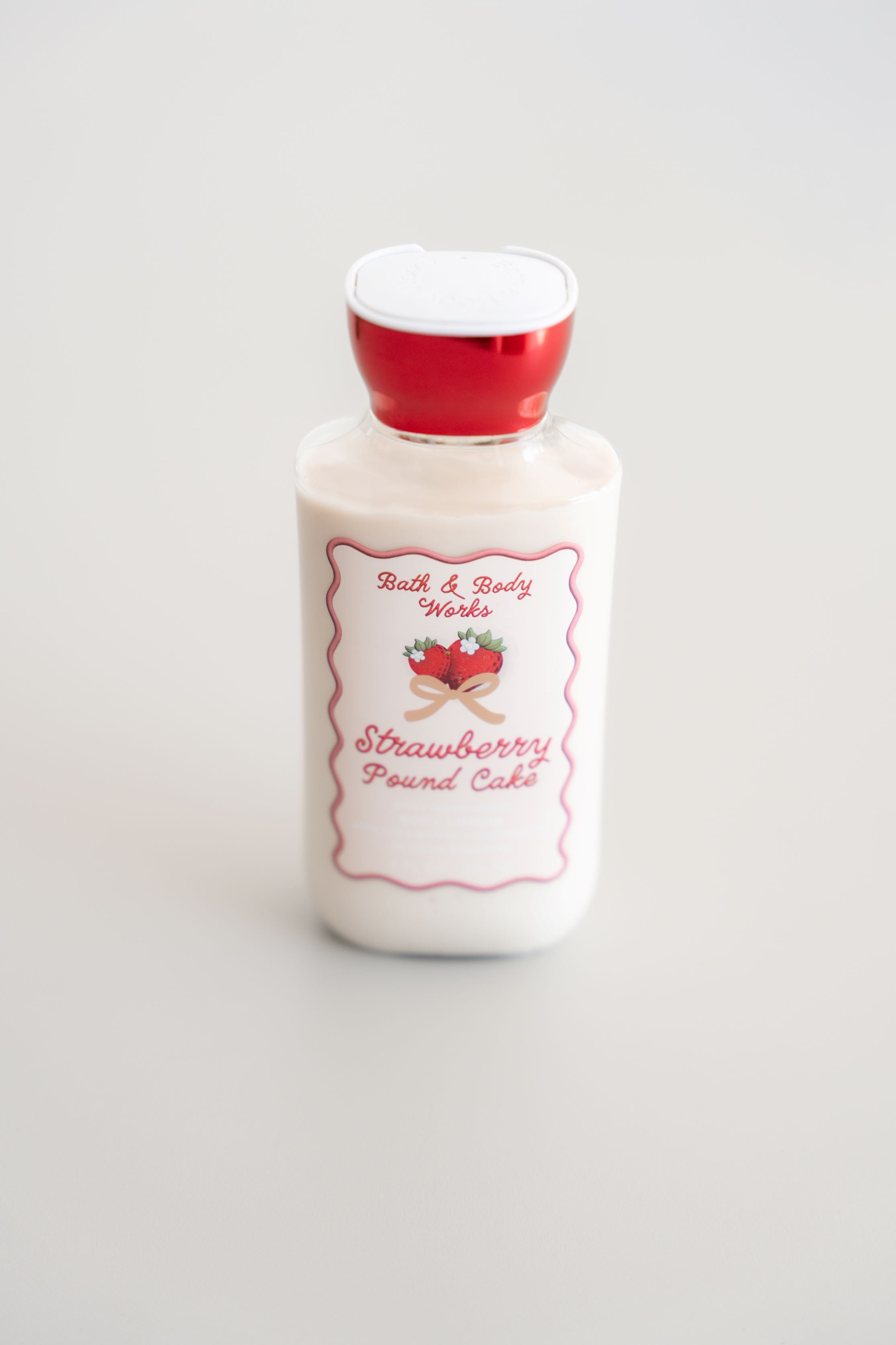 BODY LOTION-STRAWBERRY POUND CAKE BATH & BODY WORKS