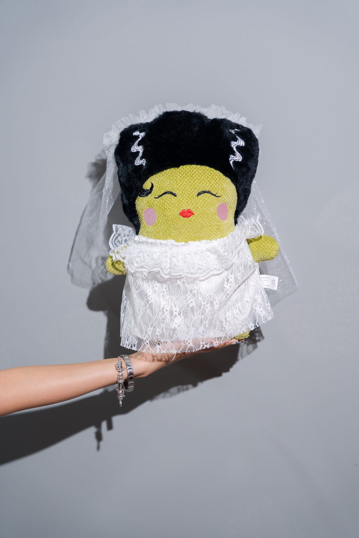 PELUCHE COLECCIONABLE LA NOVIA DE FRANKENSTEIN