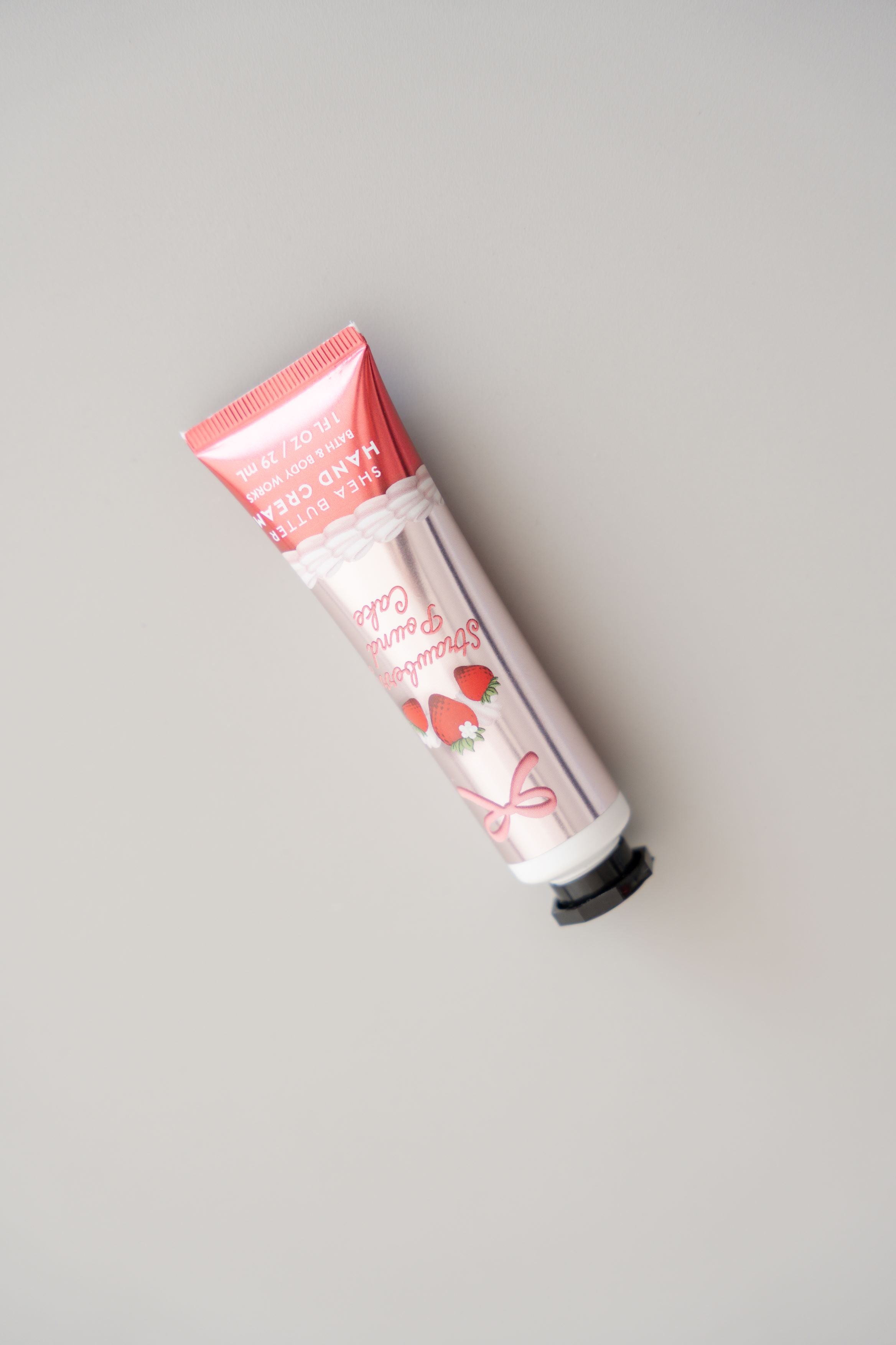 CREMA PARA MANOS STRAWBERRY POUND CAKE-BATH&BODY WORKS