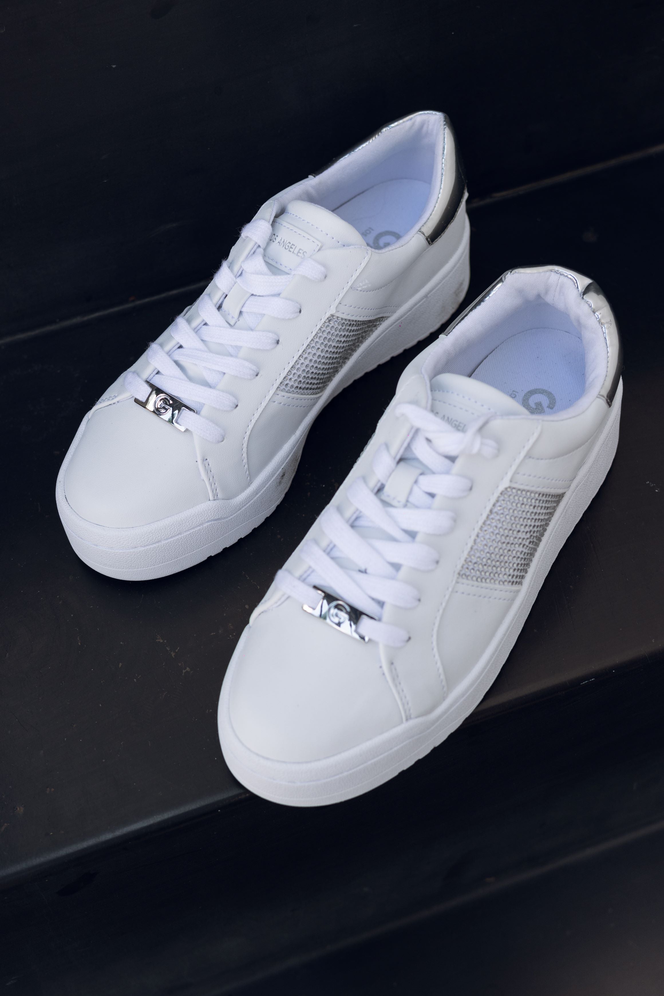TENIS GBG LOS ANGELES BLANCOS CON BRILLOS
