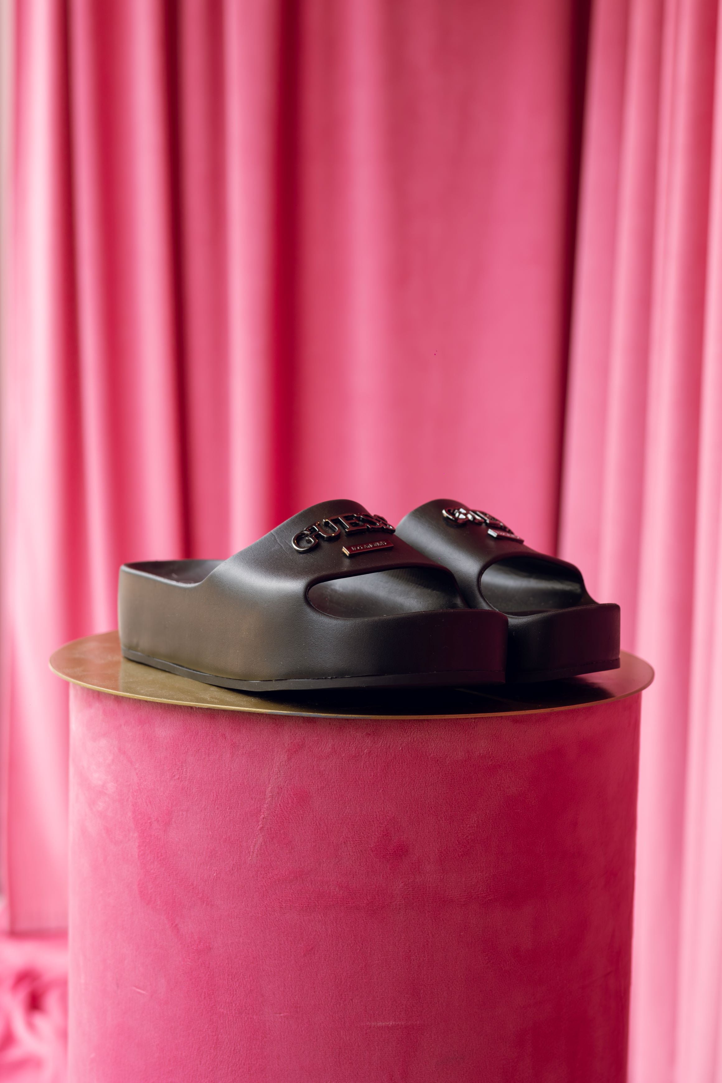 SANDALIA GUESS WGPRIMS PARA MUJER