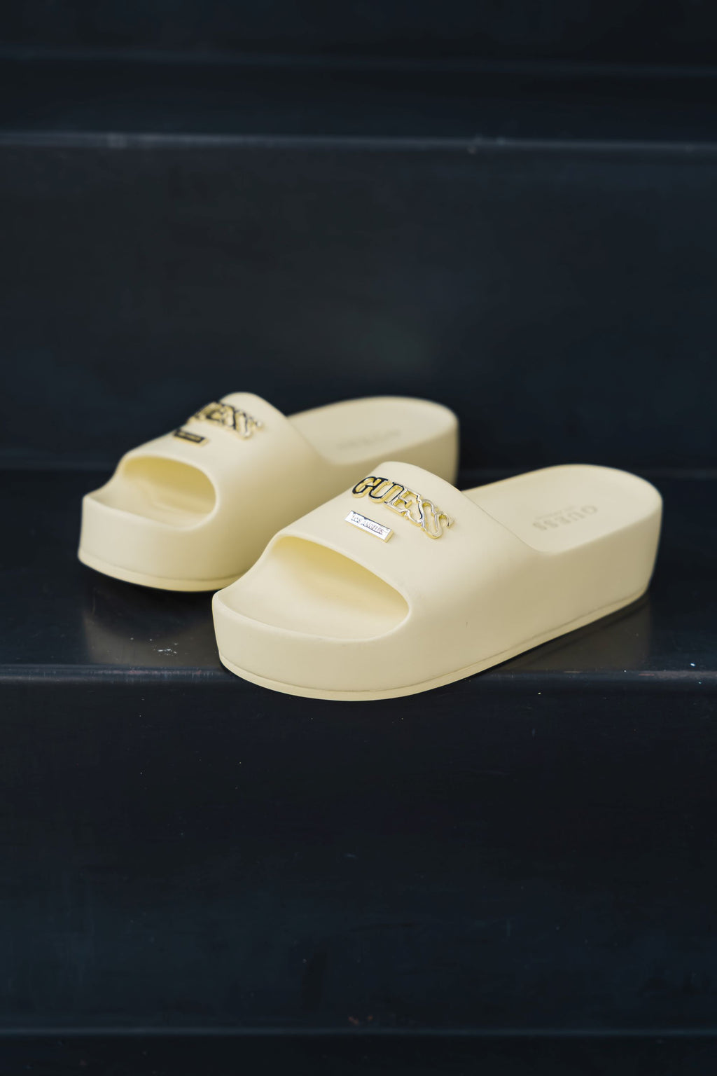 SANDALIAS GUESS