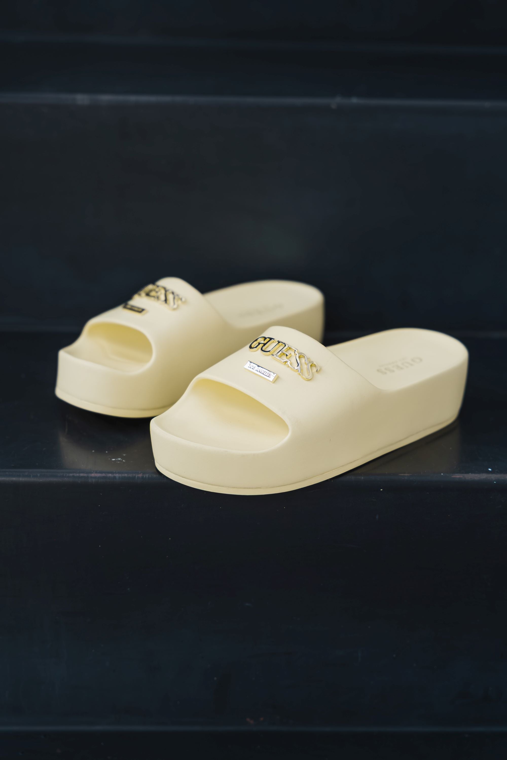 SANDALIAS GUESS
