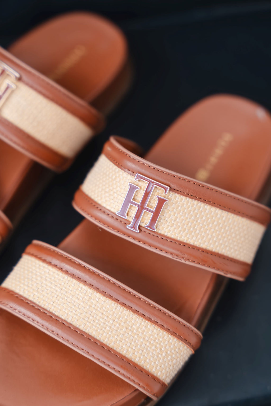 SANDALIAS DE DOBLE TIRA DE TOMMY HILFIGER