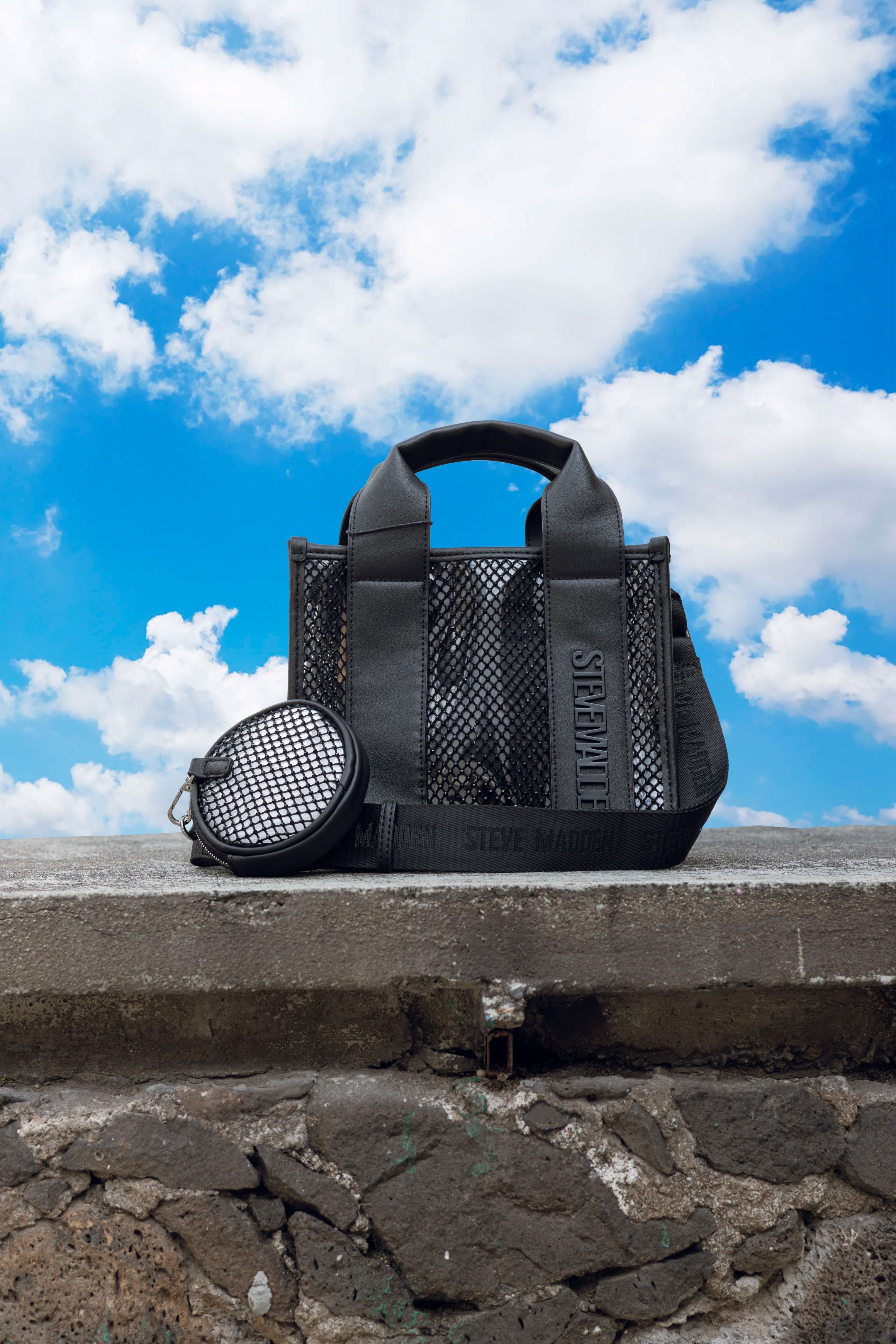 BOLSO SATCHEL BWEBBER PERF BLAC DE STEVE MADDEN