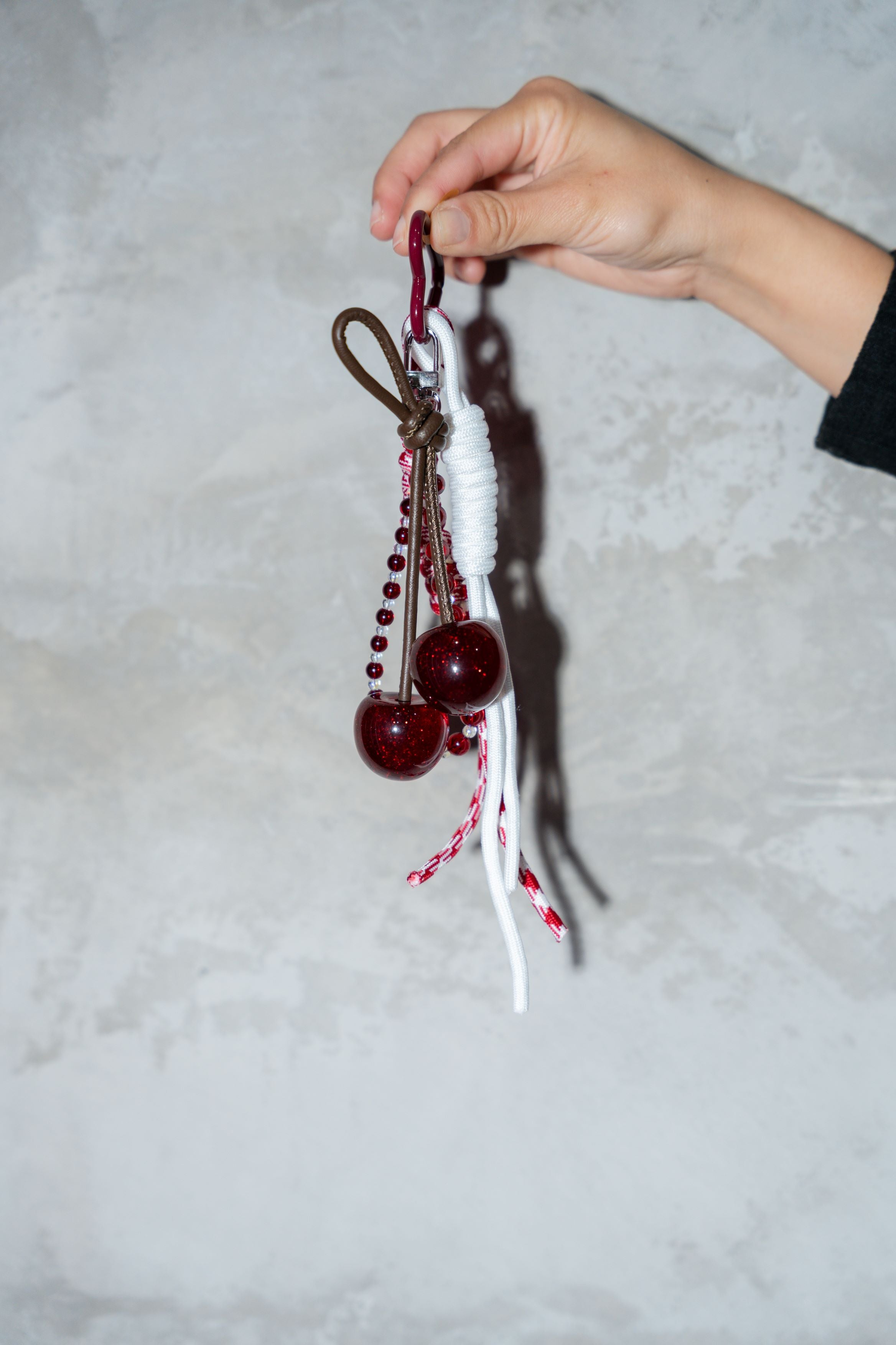 LLAVERO "CHERRY POP" CON CORDONES